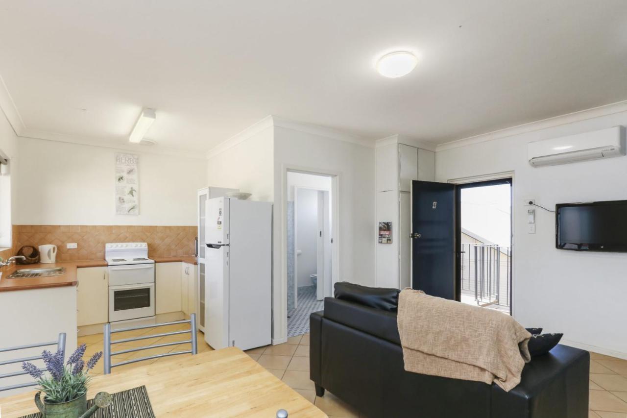 Апартаменты Gossan Street Units Брокен-Хилл Экстерьер фото
